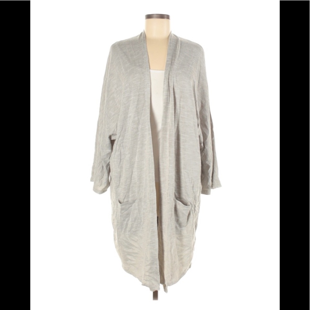 NWT donni plus size cardigan one size